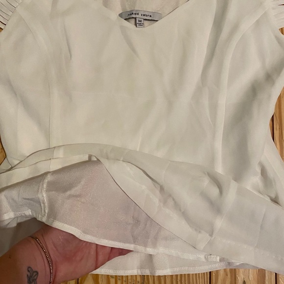 Like-new Naked Zebra Cold Shoulder Top in White - Picture 5 of 8